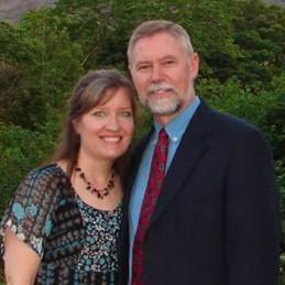 A person and person posing for a picture
Description automatically generated with medium confidence